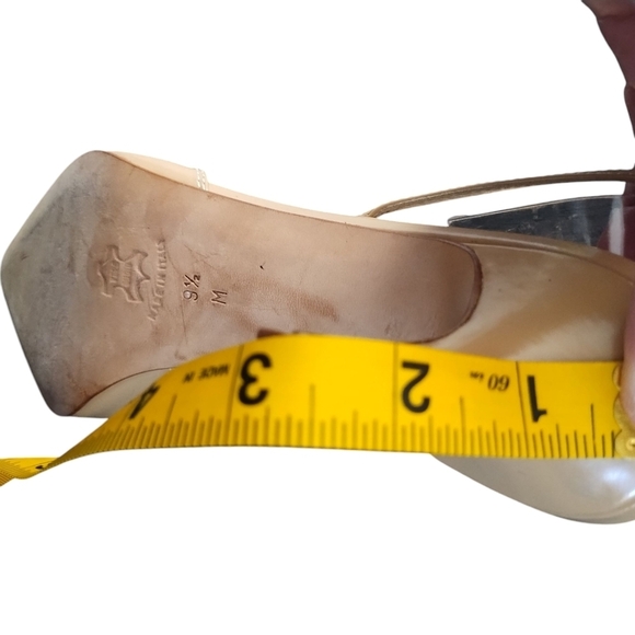 Isaac Mizrahi Women's Tan Slingback Heels - Picture 16 of 16